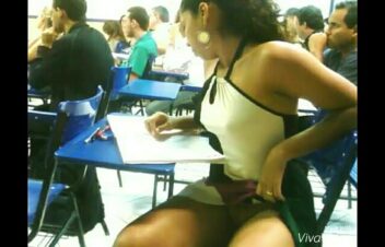 Quero assistir vídeo pornô novinhas gostosas na escola pura fuleragem